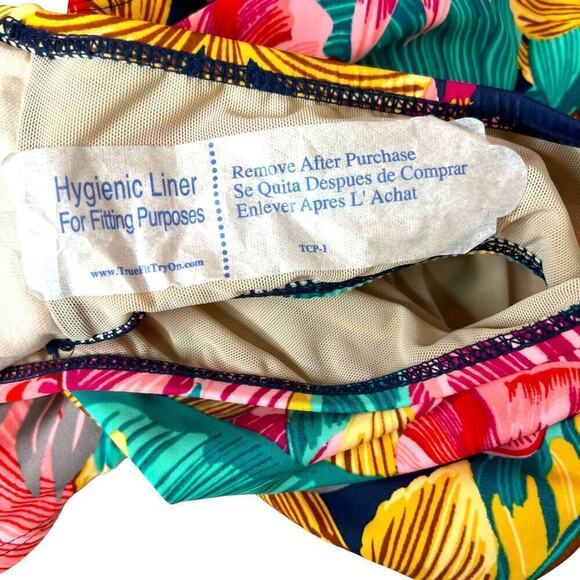 KONA SOL Swimsuit Hawaiian Tropical Print in Multi Tropical Colors Size 24W - Picture 5 of 7